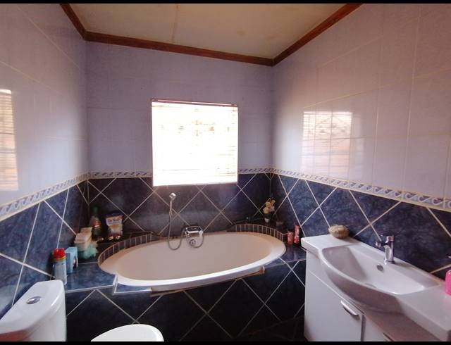 3 BEDROOM FREESTANDING SOLD IN KANANA